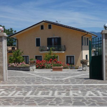 I Due Melograni Agriresort Тарано Экстерьер фото