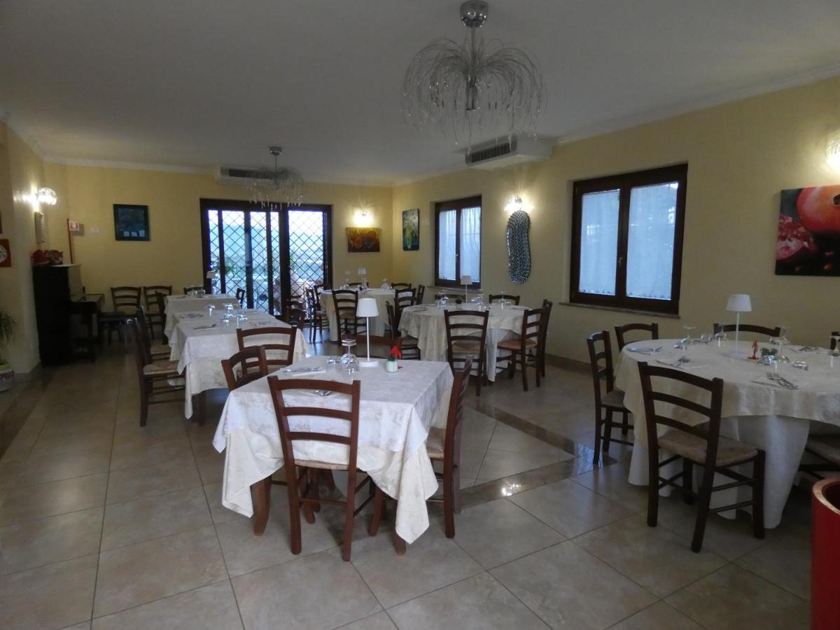 I Due Melograni Agriresort Тарано Экстерьер фото